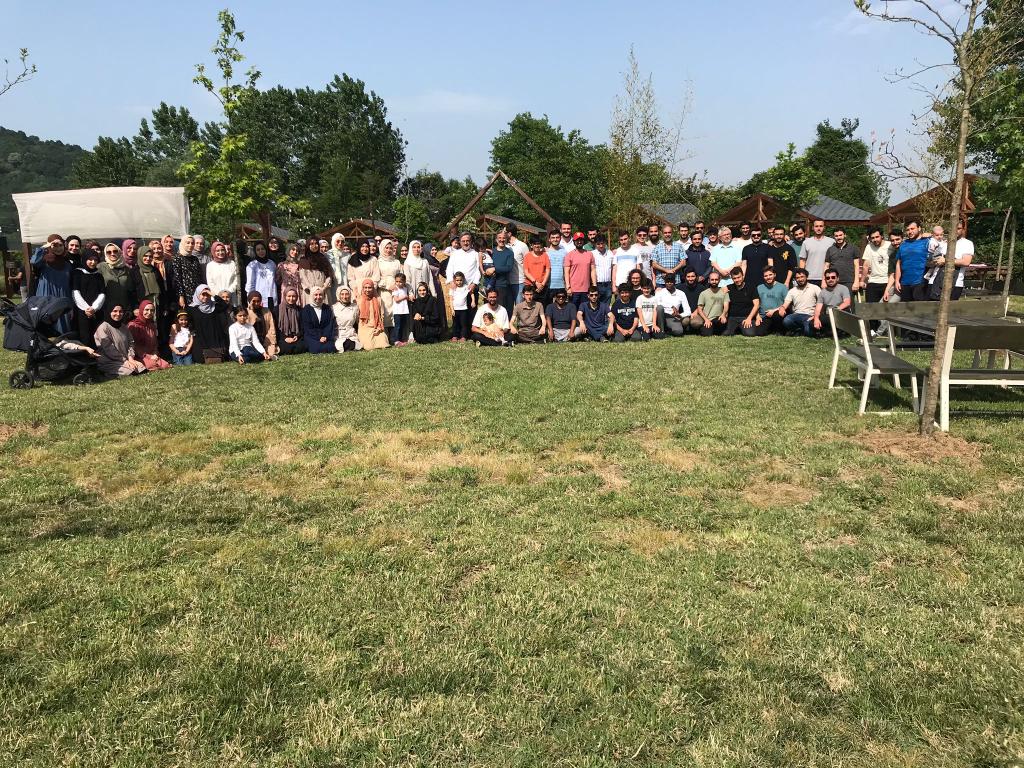 malibuyukkara's tweet photo. Şehir Üniversitesi @SehirUniversite İslami İlimler @isifsehir ailesi her sene olduğu gibi piknikte buluştu. Yeni doğmuş torunlarla piknik daha şenlikli oldu. Cümlesi sağ olsun. https://t.co/b0WWOcgAf1