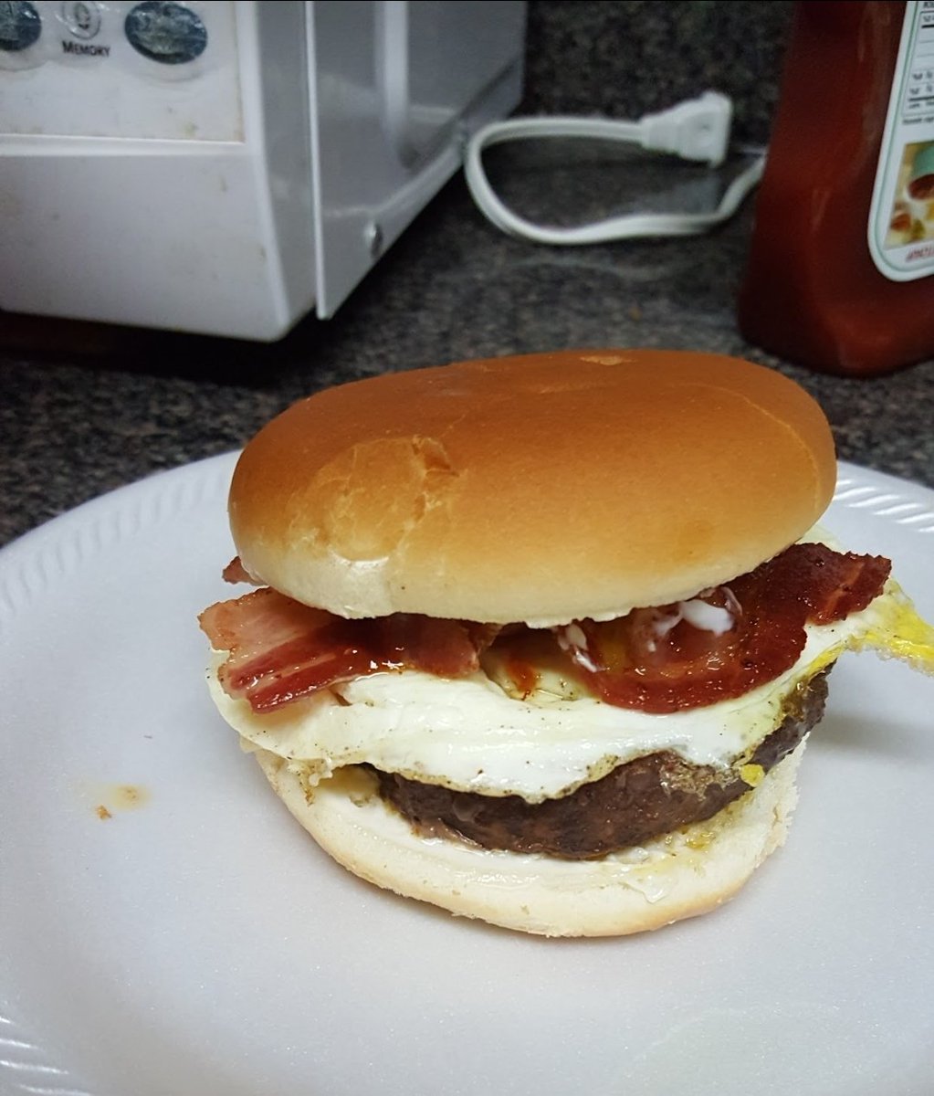 #HeinzArtBurger. Fried egg, bacon, cheese, mayo and Heinz, of course!