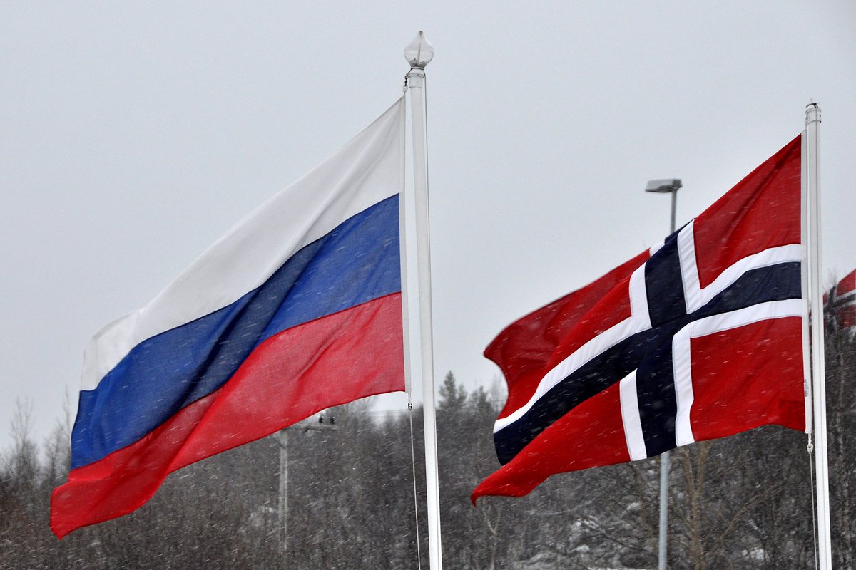 Noren hebben sinds jaar en dag te maken met buurland Rusland in het noorden. Door de huidige ontwikkelingen in #Oekraïne zou je denken dat de verhoudingen lastig zijn. We gingen op zoek: bit.ly/3LRoPsY