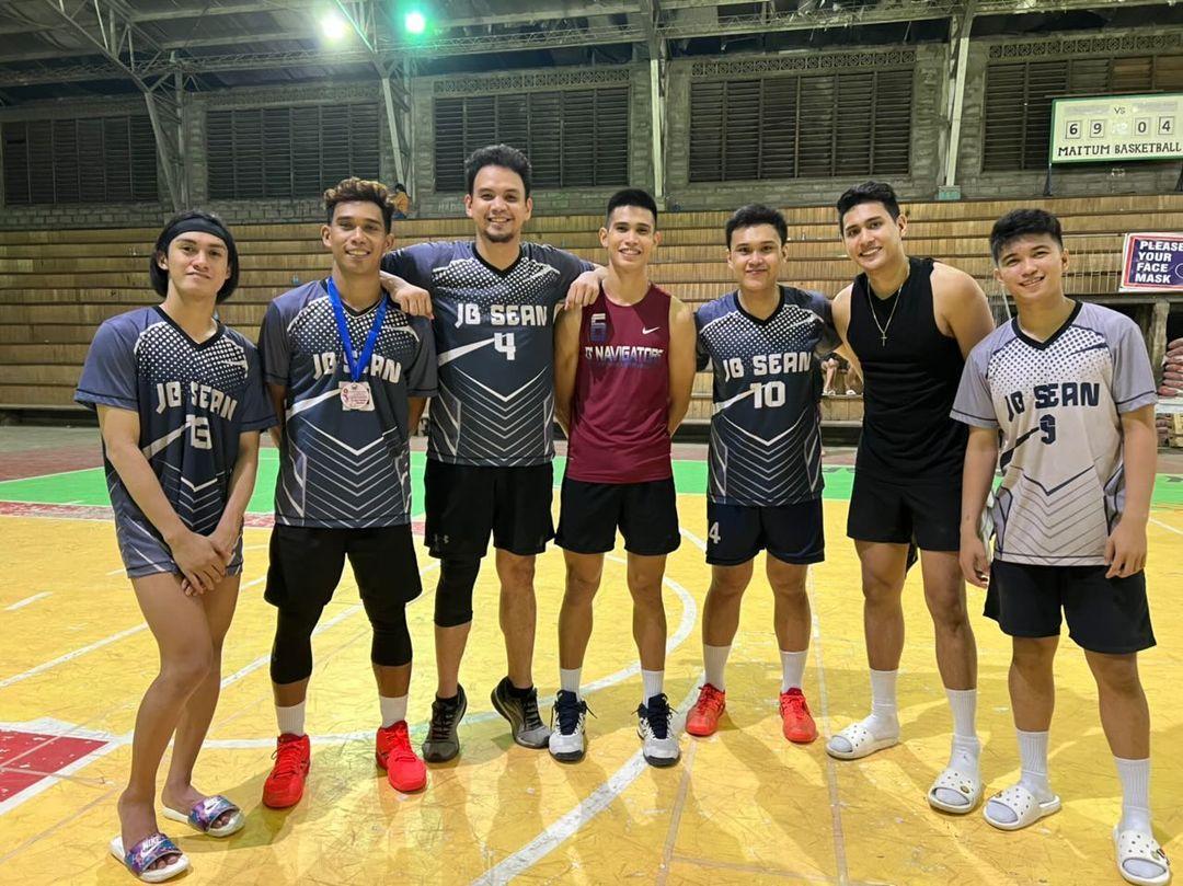 Markcalado06's tweet photo. 63rd Founding Anniversary and Binuyugan Festival
Mayor Bryan National Volleyball Tournament 
SILVER MEDALIST- JBSEAN MVT🔥🏐❤️
#bestserver
#50k https://t.co/IxNhhoy1m4