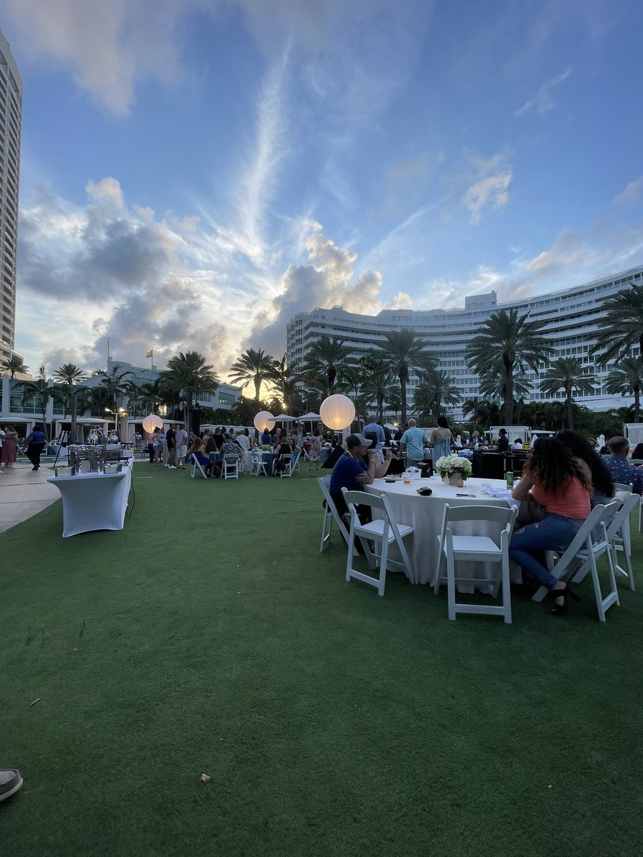 Jacob1Contreras's tweet photo. #attsummit @gowestregion @NTX_Market https://t.co/TMl3vAoxNs