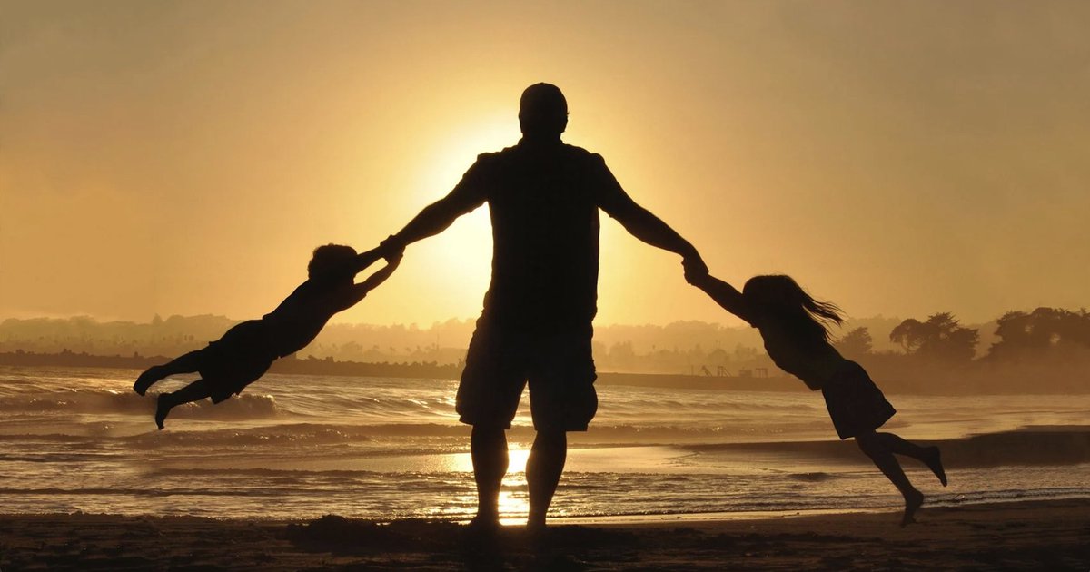 tobi_emonts's tweet image. At age 34 I became a dad for the 6th time.

Here’s the 20 most important pieces of advice I’d give to any new father: