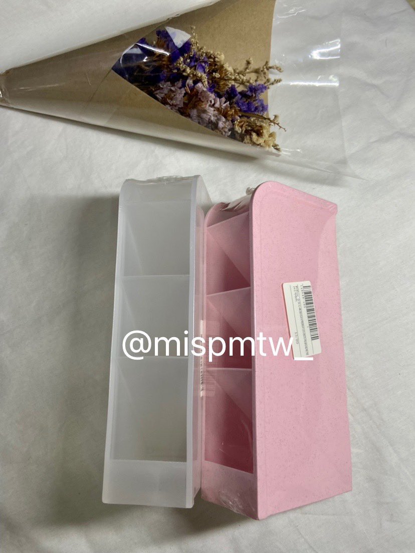 mispmtw_'s tweet photo. ✨ที่ใส่ปากกา 🍃
คอนโดใส่ปากกา

มี 2 สี
-ขาวขุ่น
-ชมพู

ชิ้นละ 29฿

ค่าส่ง ลทบ 30฿
ค่าส่ง ems 50฿

#เครื่องเขียน #เครื่องเขียนเกาหลี #ตลาดนัดเครื่องเขียน #กล่องใส่ของ #กล่องเก็บของ #กล่องใส่เทป #ทีมมน #ทีมมช #ทีมมศว #ทีมมมส https://t.co/3v96D7ynQ1