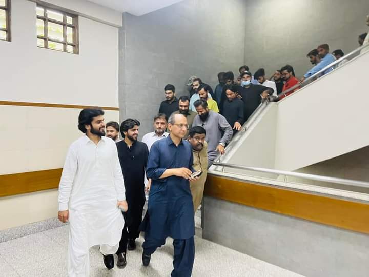 ShahzaibPSF1's tweet photo. جیالے لاوارث نہیں❤✌🏻
انکی قیادت انکے ساتھ ہے۔
@SaeedGhani1  Ghani 
@murtazawahab1  
@psfmansoor  
#PSFKorangi
#TerroristJamiat
#BanIJT https://t.co/qSOzPYf8Vo