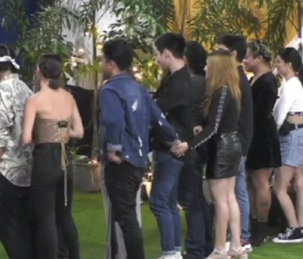 BenLex_Official's tweet photo. Thank you, @PBBabscbn for introducing Benedix and Alexa to us!🧡

#PBBKumuBigNight
#BenLex https://t.co/35M5ICmOdn