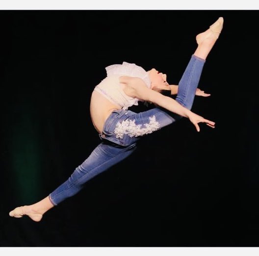 MMatier's tweet photo. Our tiny dancer with the moves in Hamilton this weekend. โค๏ธ๐ฅ
#MsBrynn @matierchristina https://t.co/VswDCNekoE
