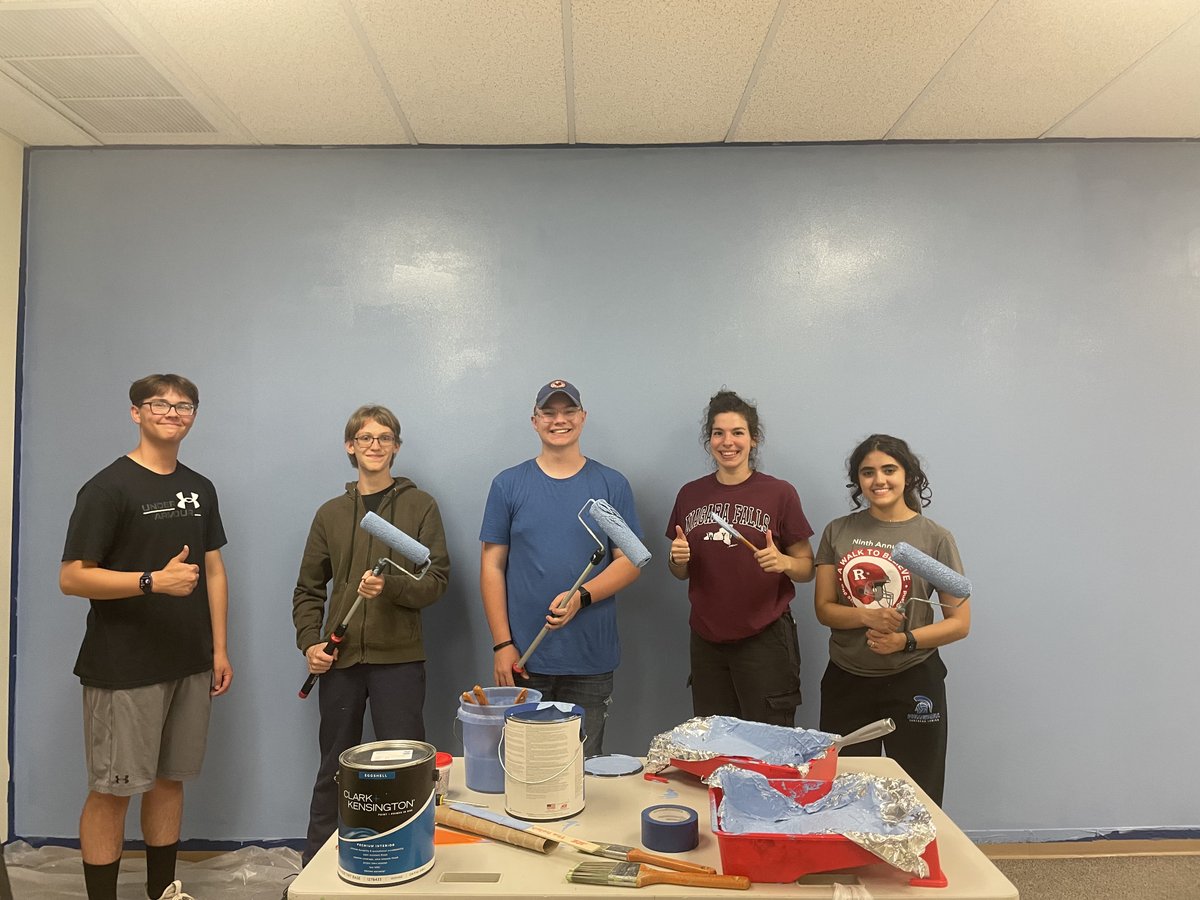 SLHSspartans's tweet photo. Ms. Scoralick and her students spruced up the counseling office with a new blue wall.  Mr. Kinslow joined in on the fun! https://t.co/sFS6EptmCo