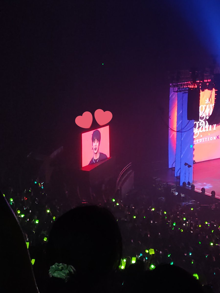 captivatedbyNCT's tweet photo. 2020.              Vs.              2022

I did it. I met you again, Jeno. And I will meet you again and again next time. Hopefully by that time, my seat is closer too 😂☺️💚 https://t.co/rbQ9yKSaWB