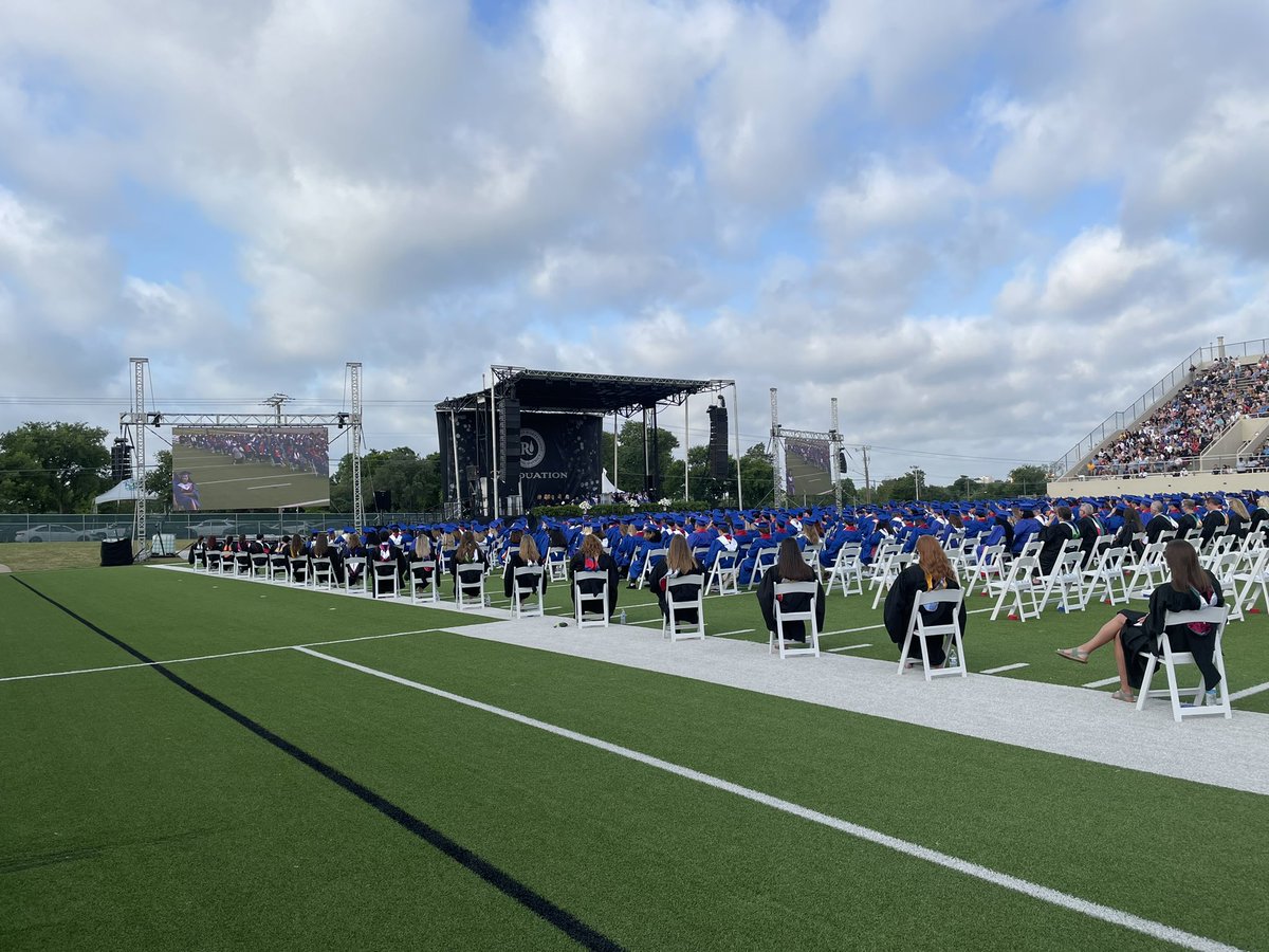 MrsDragoo's tweet photo. It’s a beautiful morning for @JJPearceHS class of 2022 to graduate! #risdgreatness #PHSStrongerTogether https://t.co/UJTcAo89RM