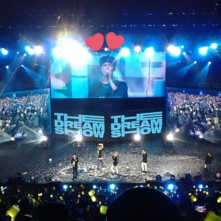 captivatedbyNCT's tweet photo. 2020.              Vs.              2022

I did it. I met you again, Jeno. And I will meet you again and again next time. Hopefully by that time, my seat is closer too 😂☺️💚 https://t.co/rbQ9yKSaWB