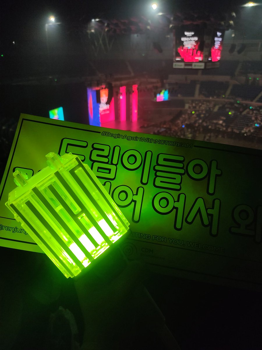 captivatedbyNCT's tweet photo. 2020.              Vs.              2022

I did it. I met you again, Jeno. And I will meet you again and again next time. Hopefully by that time, my seat is closer too 😂☺️💚 https://t.co/rbQ9yKSaWB