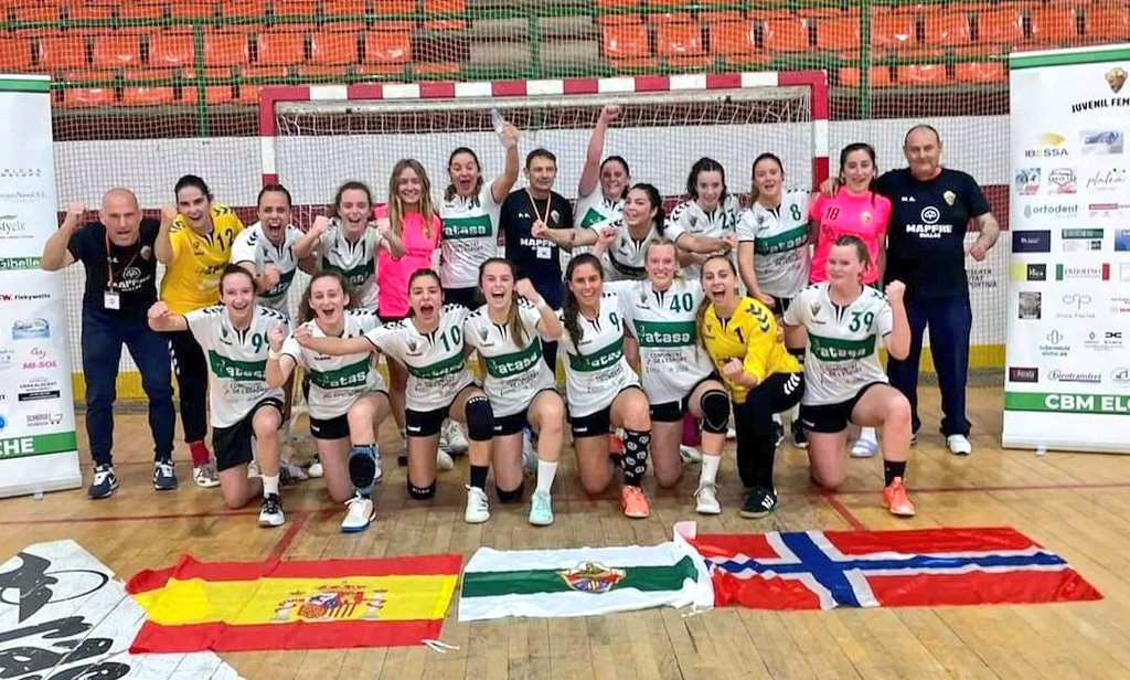 cbm_elche's tweet photo. ✨ 𝐂𝐔𝐀𝐑𝐓𝐀𝐒 𝐃𝐄 𝐄𝐒𝐏𝐀Ñ𝐀 ✨

Nuestras Guerreras de España han vuelto a hacer historia logrando la cuarta plaza en el #CDEJuvenilBM 🇪🇸✨

#CanteraCBMElche 🤍💚🤍 https://t.co/O4ucCvvHDe