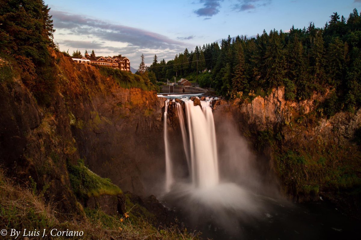 Beautiful Washington state Snoqualmie Falls!! @travelphotomag <a href="/NatGeoTravel/">Nat Geo Travel</a> <a href="/NatGeoPhotos/">Nat Geo Photography</a> <a href="/CanonMexicana/">Canon Mexicana</a> @travelphotomag   #travelphotography #travel #wildlifephotography #canonr6photography #canonphotography #natgeo #natgeoyourshot 
#photography #canonusa #byluisjcoriano