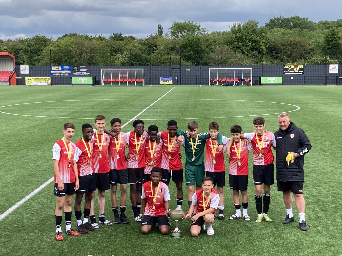 ryanfcu14's tweet photo. There we have it, finished the season in style with a 6-2 win against @WinFinchleyFC in the @EJALeague champions of champions cup, thanks to @Bowerspitseafc for hosting the game. A great game with a score line worthy of champions👊⚽️⚽️⚽️🔴⚫️ @ryanfc1995 https://t.co/9kS2eAGIma