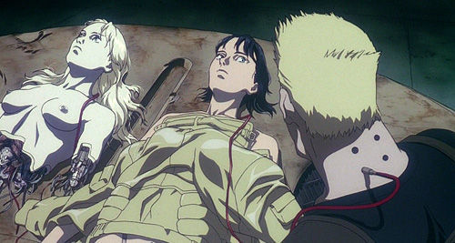 Twitter 上的 齋藤 雄志 普段はガッチリしたヘルメットみたいな質感で描かれてる素子の髪だけど 人形使いとのシーンでは水に濡れた艶っぽい質感で 一種のベッドシーンのような色気が表現されている シーンの要件を考えると恐らく意図的にしなっぽくされている筈