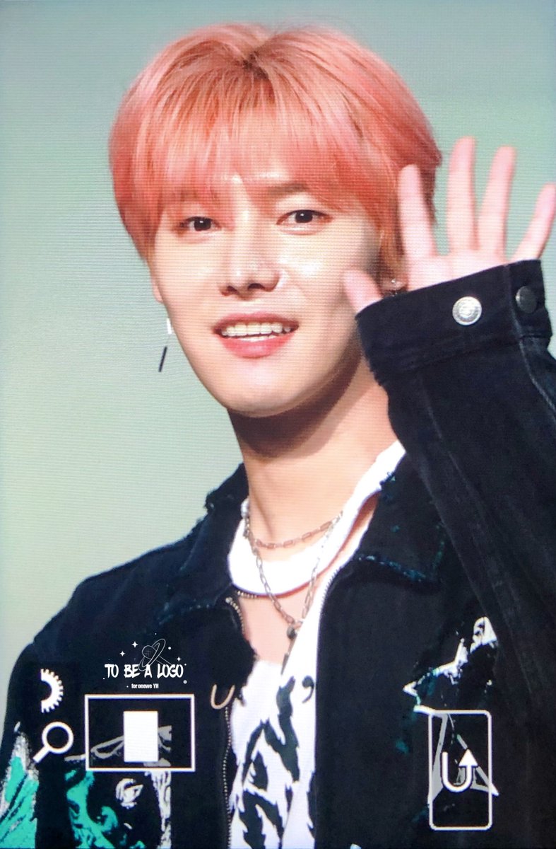 220529 디엠씨 대면팬싸 

딸기 초콜릿 🍓🍫

#ONEWE #원위 #용훈 #YONGHOON