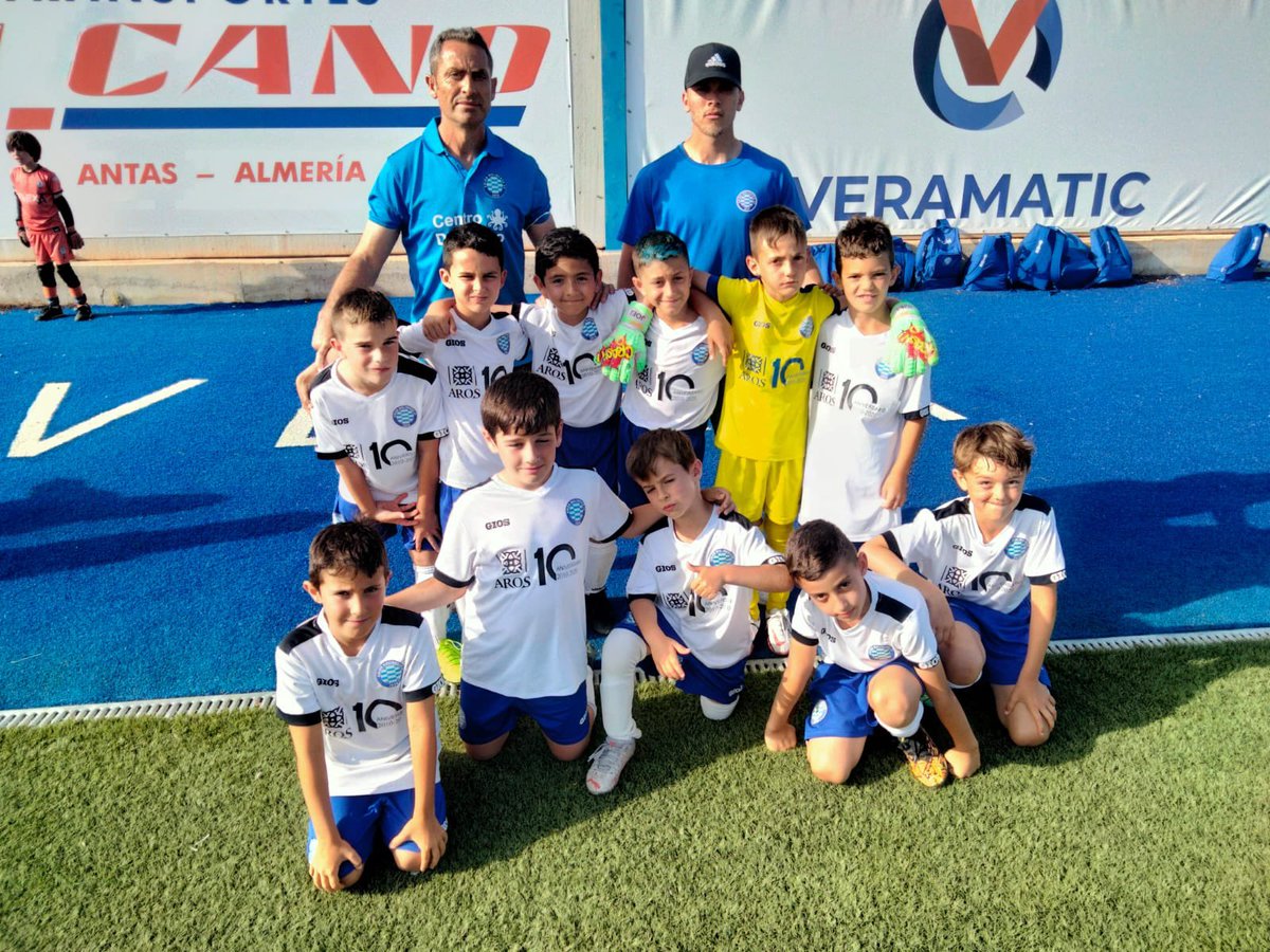 Enhorabuena <a href="/PacoSer13286462/">Paco Serrano</a>, <a href="/JuanFabrilo/">JUAN FABRILO</a> y <a href="/UnionMolinense/">UNIÓN MOLINENSE C.F.</a> por el subcampeonato prebenjamín en la Levante Cup 2022 tras terminar invictos, derrotando al Barcelona y Real Madrid y sólo perdiendo en los penaltis en la final frente al Atlético de Madrid. A seguir disfrutando 👏👏