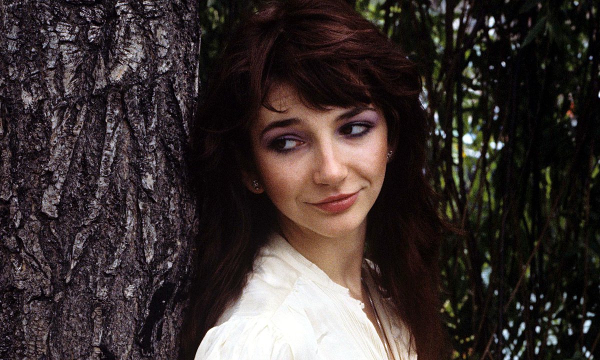 To anyone discovering Kate Bush for the first time today, this old '80s teen truly f-ing envies you! "Running Up That Hill" is only the beginning. Go get "Hounds Of Love", "50 Words For Snow" &amp; "The Dreaming" albums right now. And welcome to the Kate cult FOREVER⚡️
#KateBush