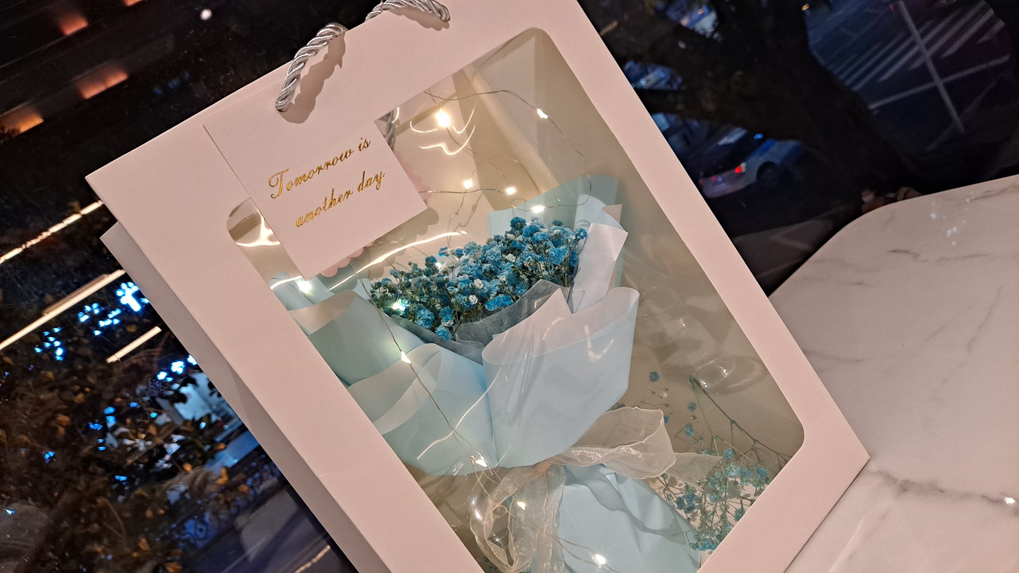 Mimattin Neurowan 旧みまちん 友達と食事会 メッセージ付きのお土産もらいましたこんなの 日本じゃ貰ったことない ほんっと優しくて感動 でも今度こそ本当にお別れなんだよな T Co R6otpv9ggm Twitter