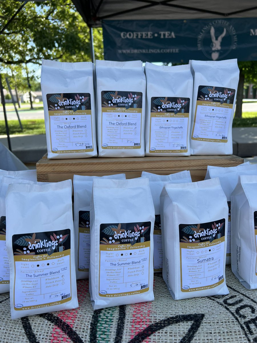 rodrigs311's tweet image. Come out to LexingtonnFarners Market on Southland Dr. from 10-2 and enjoy some #drinklingscoffee! Cold brew, iced oat milk lattes, hot drip, t-shirts, and smiles. 
#wereputtingsmilesonfaces
#coldbrewcrew