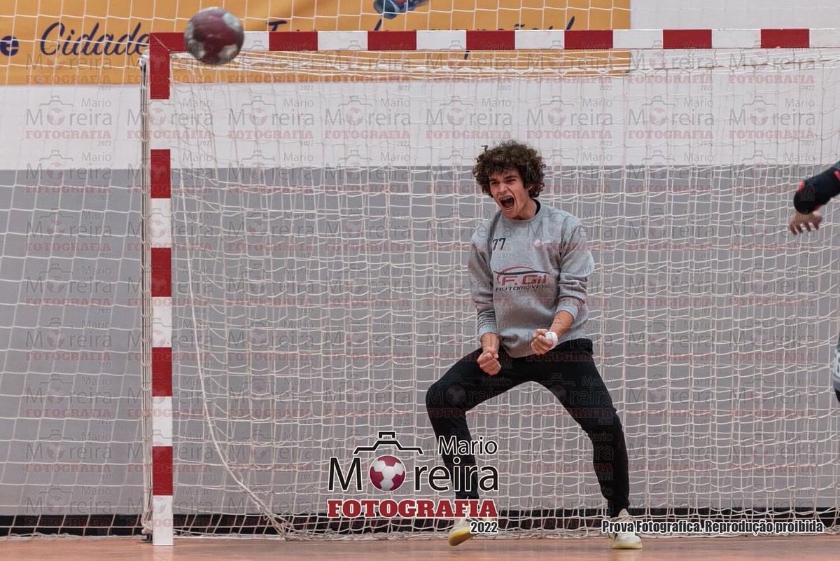 Somos enormes! Orgulhoso pela nossa equipa e pela nossa caminhada até aqui! Infelizmente empatámos o último jogo que não nos permitiu chegar à Final Four, mas mesmo assim conseguimos entrar no Top 5 nacional! +