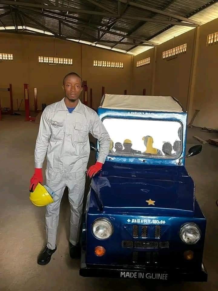 GuineeBuzz's tweet photo. Incroyable invention d'un jeune #talent guinéen. 
Une initiative que le gouvernement doit soutenir @Presidence_gn 😍❤️🇬🇳✅ #guinee #conakry https://t.co/W9acBI7tsT