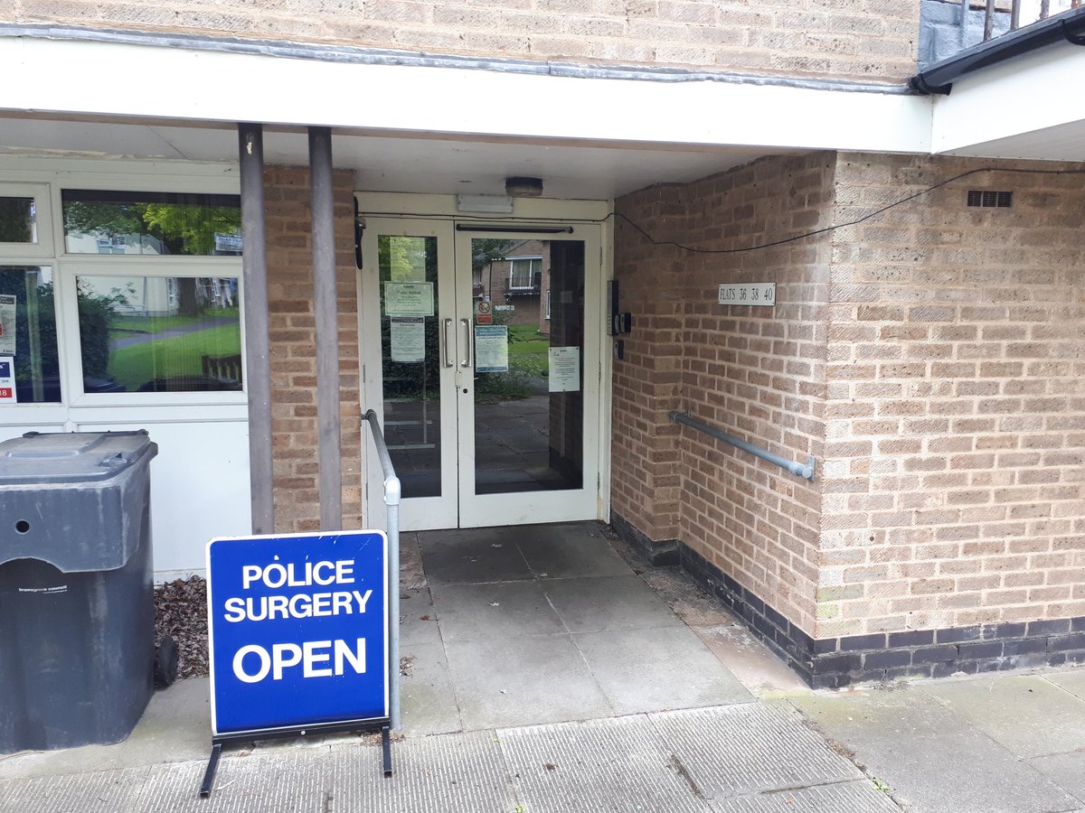 AlveWythallCops's tweet photo. PCSO HYDER: I am currently holding a 'Drop-In' police surgery at Buckley's Green Community Centre, Buckley's Green, in Alvechurch. If you have any issues, concerns, or you would simply like to have a chat, please come and see me. I will be here untill 4pm. #PolicingPromise https://t.co/ZRFaExBxd7