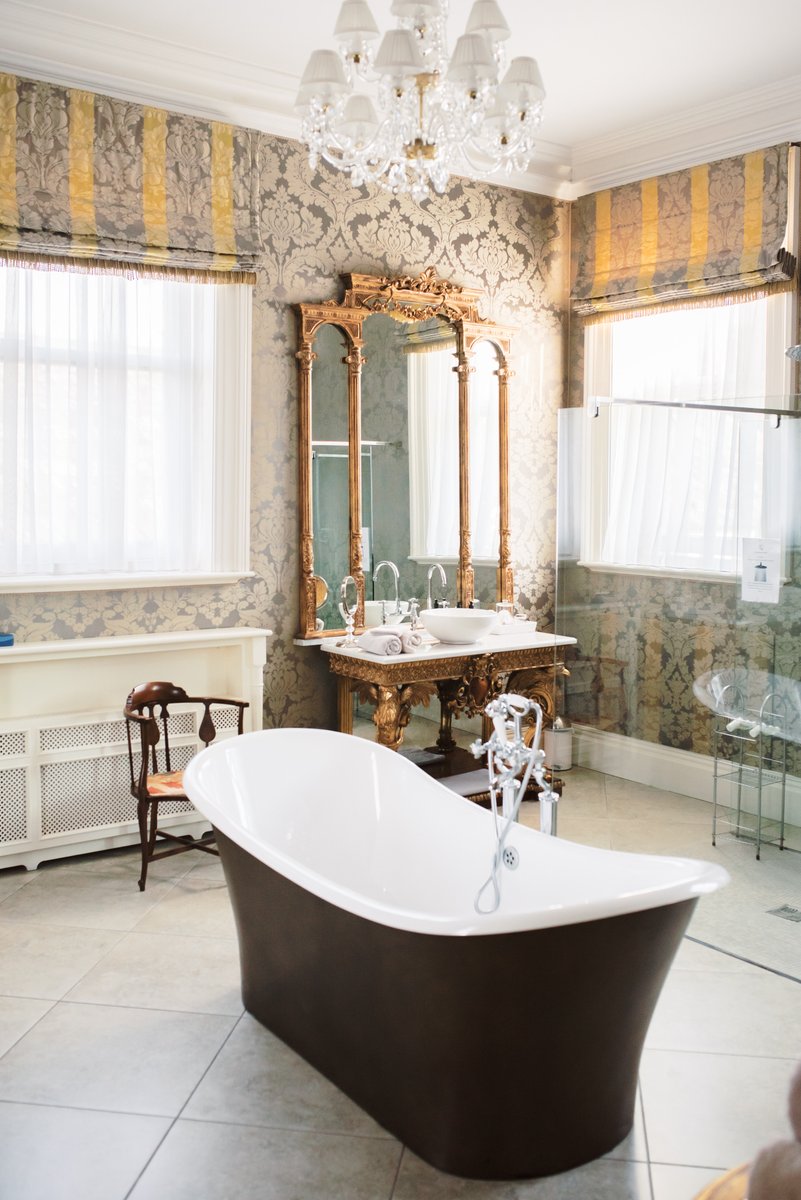 Sundays are made for.. long hot soaks in our Library Suite bathtub 🛁😍

Our two Main House suites boast grand bathrooms, with free-standing, roll-top bathtubs... heaven!

#tankardstownhouse #experiencetankardstown #suite #bathtub #luxury #relaxation #irelandsbluebook