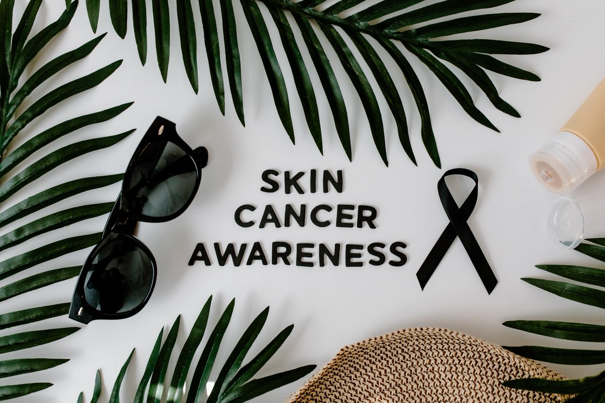 SC_DPH's tweet photo. Enjoying the outdoors this holiday weekend? Don’t let the sun ruin your day. Take these small steps to sun safety: ✔️ sunscreen ✔️sunglasses ✔️protective clothing #SmallStepsForSunSafety #LiveSunSmart https://t.co/F7y7bKPB13