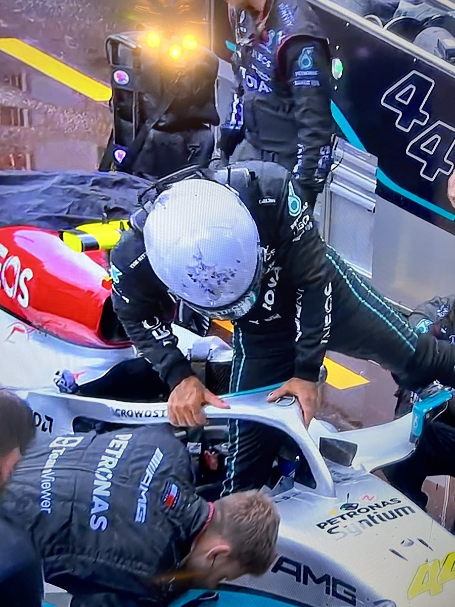 DoctorAMG's tweet image. Get in there @LewisHamilton