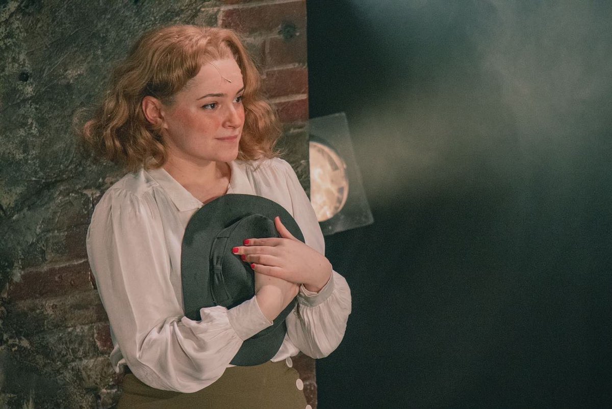 laurenzazzles's tweet photo. Blanche cover run ✅
Pics taken by @CleveRSeptember @Bonnie_clydeLDN
#bonnieandclyde #westend #debut #theatre #blanchebarrow #bonnieparker #clydebarrow https://t.co/mi0TavXWlY