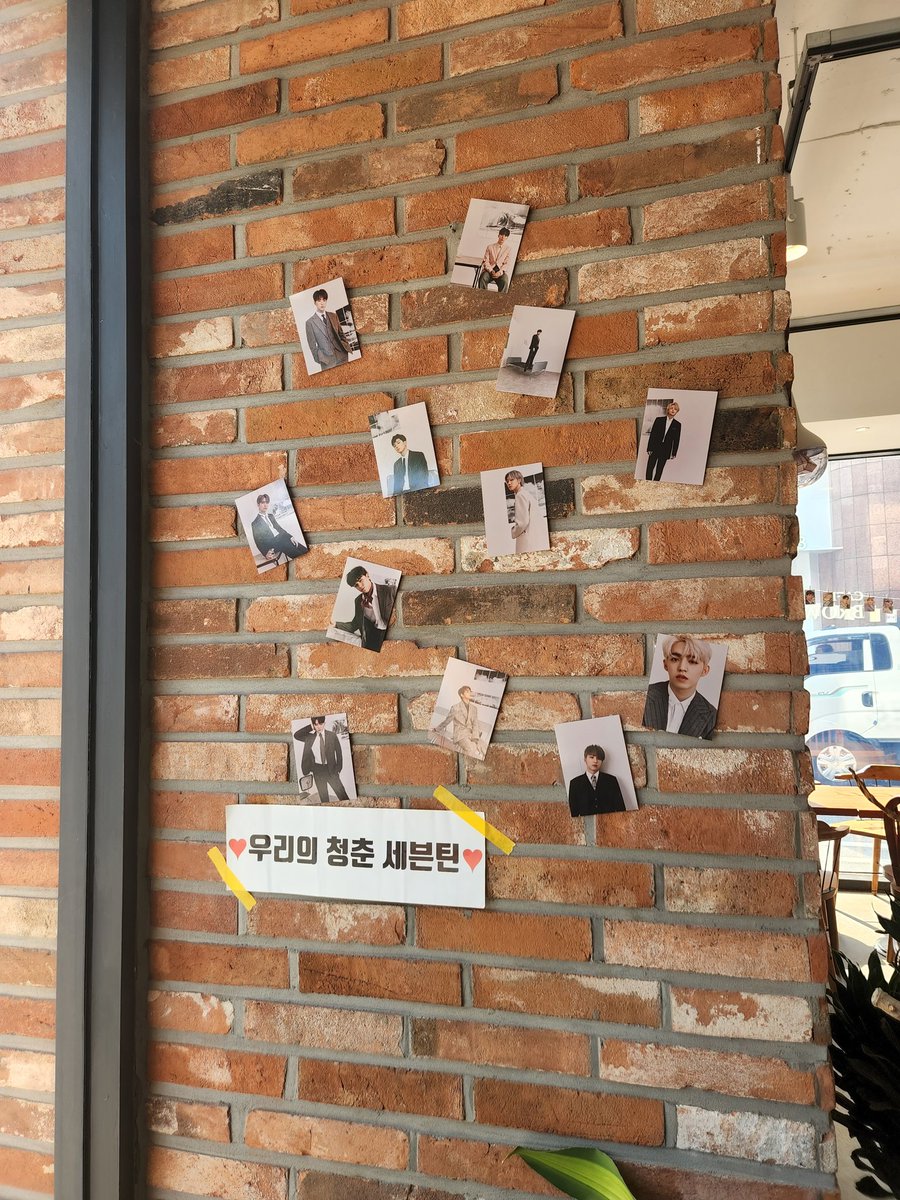 Yu_Ha17's tweet photo. #timetoSEVENteen
카페 느낌이랑 사진 조화가 너무 예뻤어요 :) 거울샷, 방명록 맛집☺ 특전 받고 굿즈도 샀는데 하나하나가 다 좋았어요🥰 굿즈 봉투에 쓸 문구 물어보실 때 윤프는 신방뿡방을 선택했고,,... 굿즈 볼 때마다 생각날 거 같아요ㅎㅎ
이벤트 감사합니다💕 https://t.co/CKybTx87l9