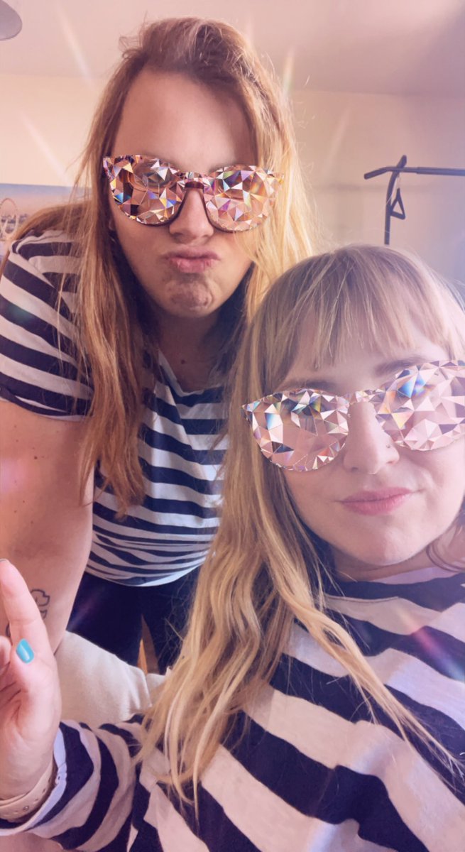 lolabea_perry's tweet photo. @DanaDelany look 😍😍
#MoherCliffs #Ireland
Also this was totally coincidental stripes twining, we absolutely thought of you😄😄 pop over, in stripes of course 🫶
xxx💗xxx https://t.co/c2Shu0AiiT