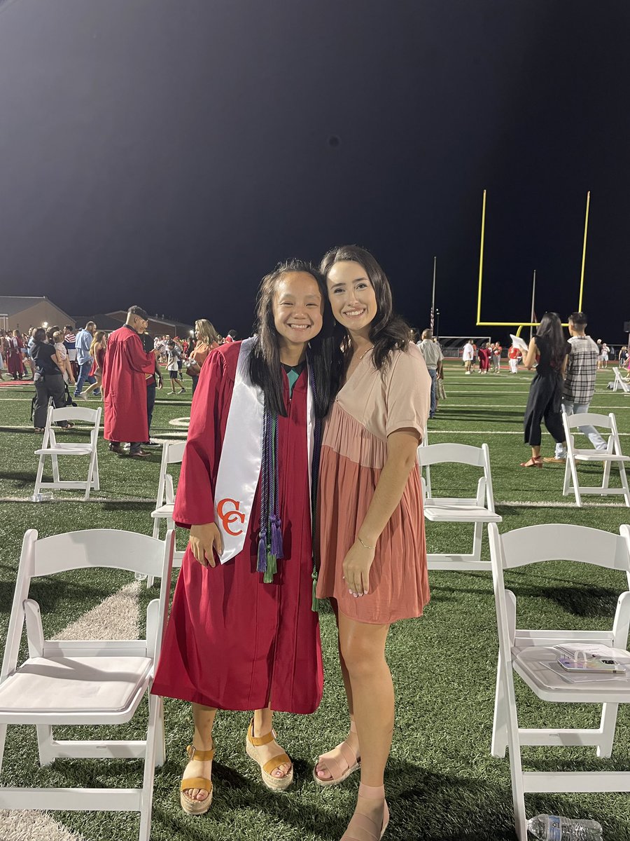 kush_kendall's tweet photo. Congratulations to these seniors &amp; the class of 2022! I will miss seeing and laughing with each and every one of you, but I can’t wait to see what you accomplish!❤️🖤 https://t.co/9Z4Z7DWsXU