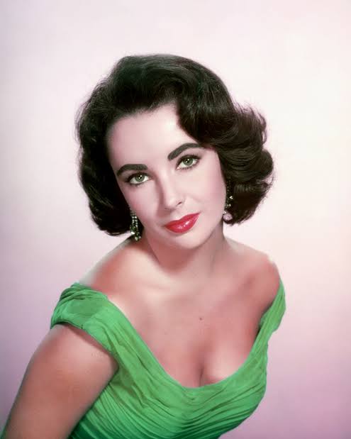 midgetmoxie's tweet image. Do you know some examples of Hollywood stars who were child actors/actresses whose career continued into adult life? 

Here are my examples: 
Dean Stockwell -Child actor
Liz Taylor -Child actress