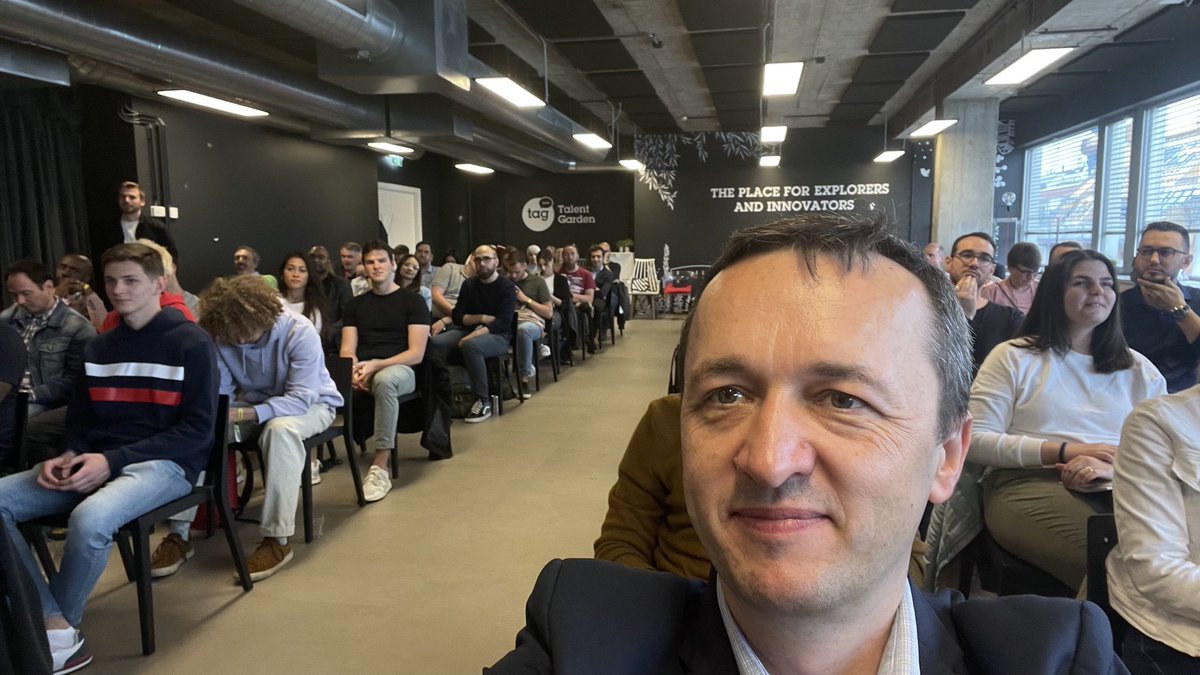 #startuplive ⁦@talentgardenat⁩ #viennaup before pitching final ;)