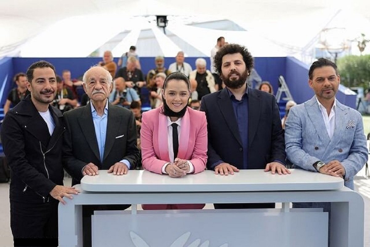 Aheidary1's tweet photo. بعد از کتایون ریاحی حالا نوبت لادن طباطبایی رسید که افشاگری کند...

نفر بعدی ام همین ترانه خانم هست ، ازما گفتن بود ها، یارو کنارشه😂😂🤪🤪 https://t.co/cAgOkd83Fq
