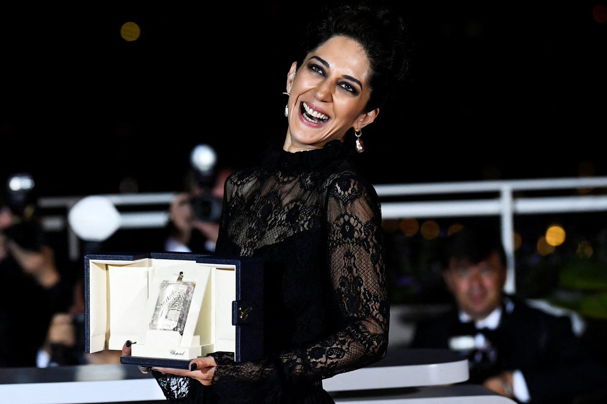 IranWireEnglish's tweet photo. Iranian actress Zar Amir Ebrahimi @Zar_Amir wins the best actress award at Cannes Film Festival for her role in “Holy Spider.”

Read our tribute to an actress who made her own luck: https://t.co/h3lKSzG7pA https://t.co/Th6ILpSZd2