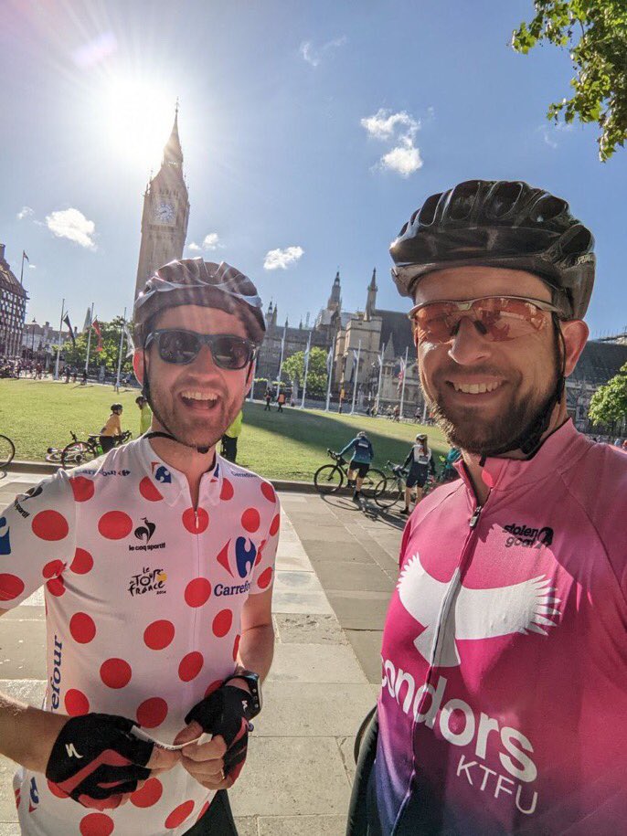 Go <a href="/ndymoore/">Andy Moore</a> and <a href="/berniefenning/">John Fenning</a>! (Currently riding their socks off in <a href="/RideLondon/">Ford RideLondon</a> for <a href="/RefugeeEdUK/">Refugee Education UK</a>). Am a very proud friend!

ridelondon.enthuse.com/pf/andy-moore-…