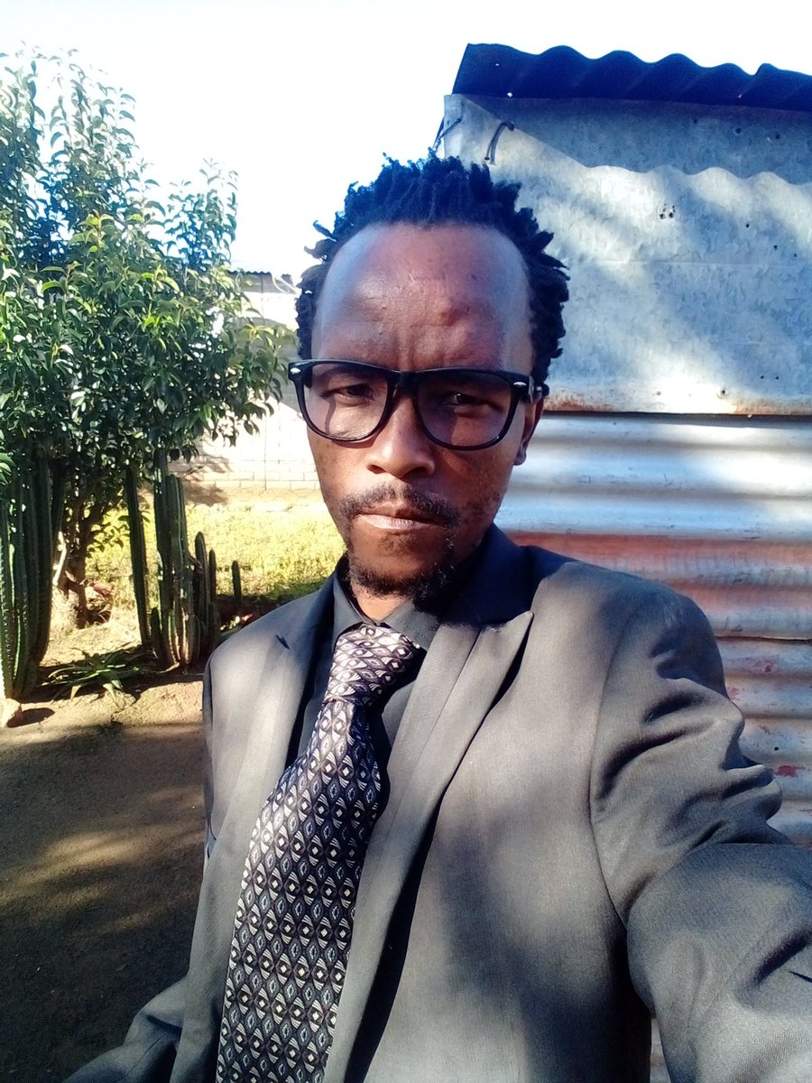 MatlokotsiThabo's tweet photo. Tweet and I Retweet Back https://t.co/ntdDCnHlhX