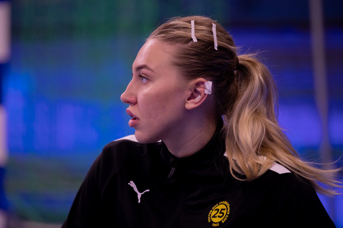 rostovhandball's tweet photo. Разминка идет полным ходом 🤾♀️🔥
Настраиваемся на победу 👊
#мыприехаличтобыпобедить #rostovhandball #едемзатрофеем #РОСТОВДОНСУПЕР #ROSTOVDONSUPER #rostovcska #wearehandball #final https://t.co/bl2BIAuzkq