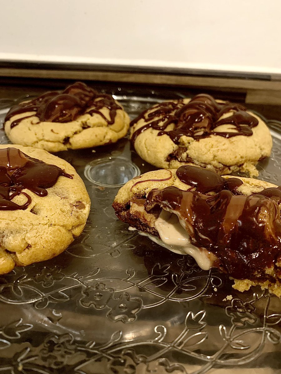 made some kinder topped and filled cookies 👀