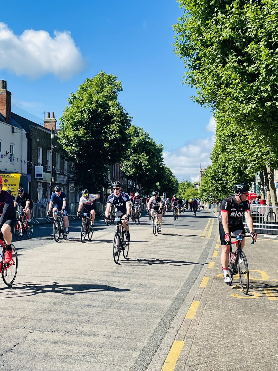 A fabulous morning run alongside the <a href="/RideLondon/">Ford RideLondon</a> cyclists at the 25 mile mark through Epping. Well done to all who entered this event 🚴‍♀️🚴🏻‍♂️🏅 <a href="/eefnews/">Everything Epping Forest</a> <a href="/EppingFGuardian/">Epping Forest Guardian</a> <a href="/IvyChimneys/">Ivy Chimneys Primary</a> <a href="/FOICs/">FoICS (Friends of Ivy Chimneys Primary School)</a>