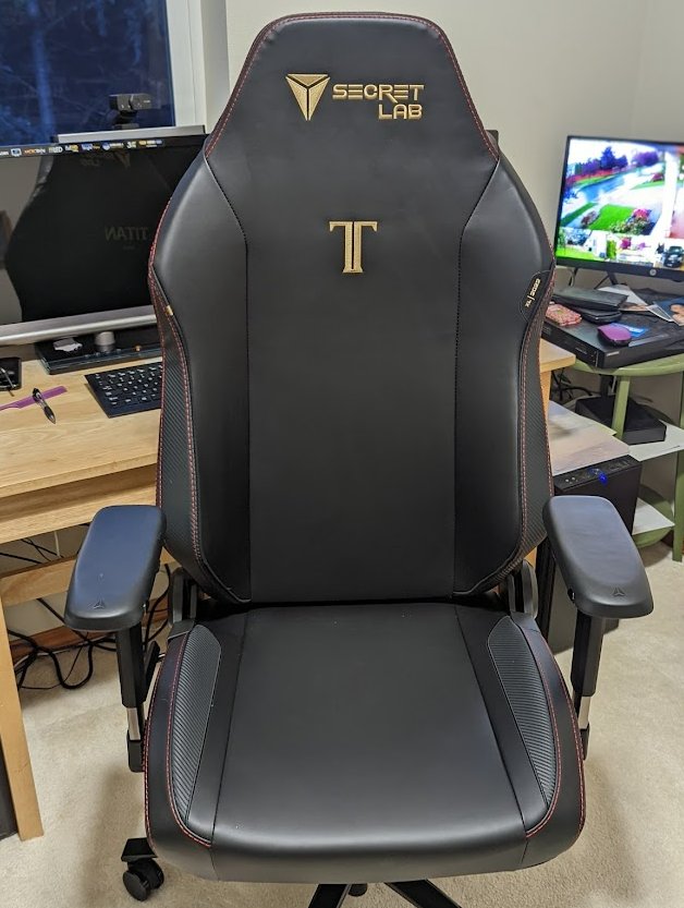 Brandon_green20's tweet photo. The new Secret Lab chair. 
#SecretLab https://t.co/wfo9WrcAzM