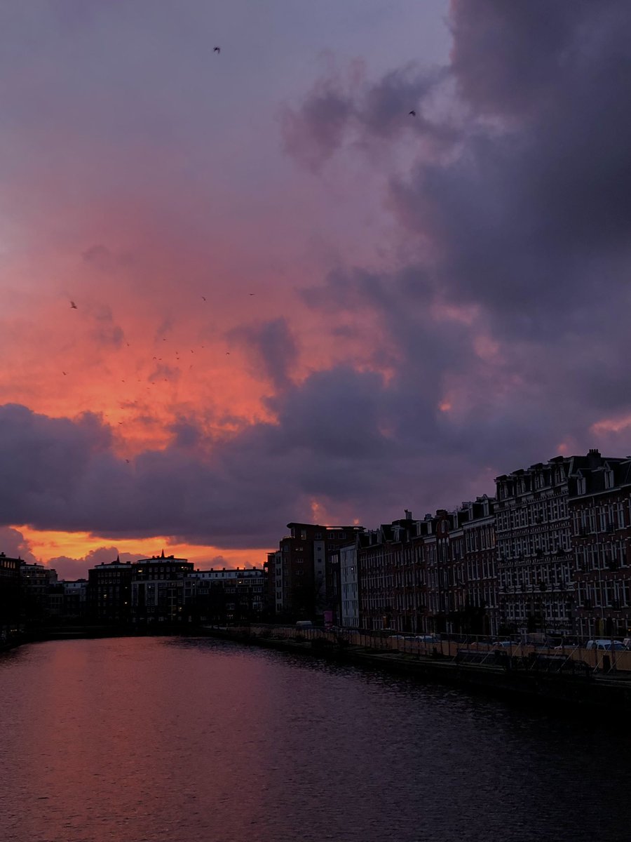 mendelV_'s tweet photo. @ANSODONDEYNE Ja want de lucht is zooo mooi https://t.co/vofWRqt03m
