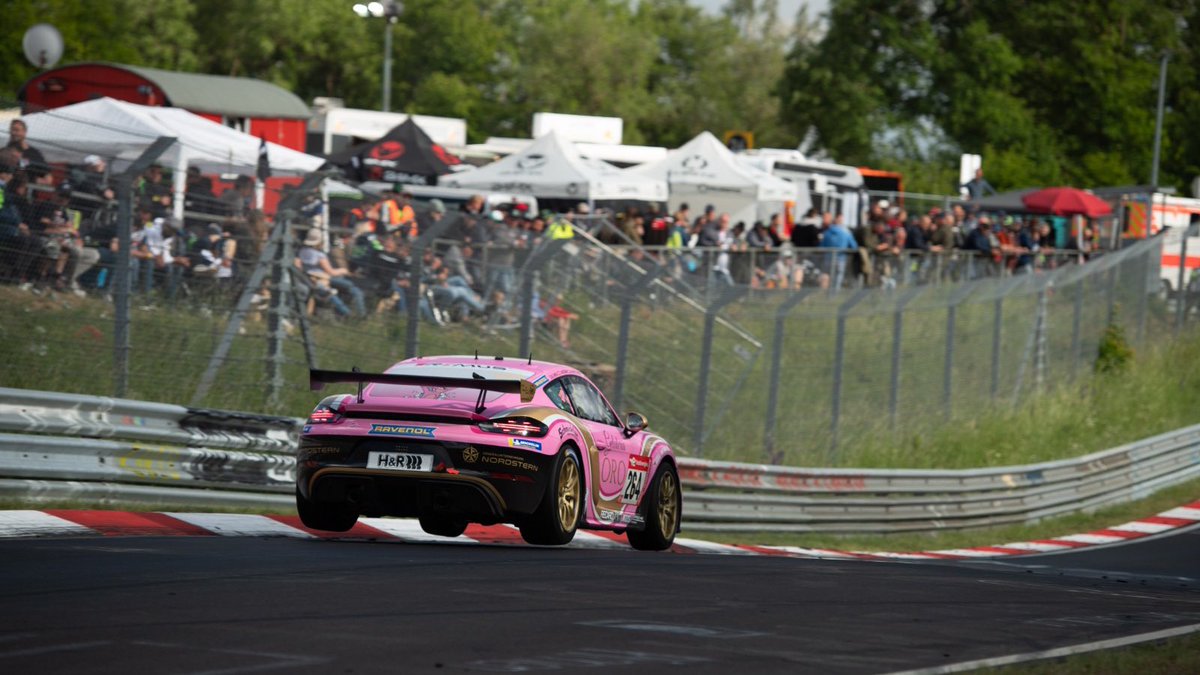 manthey_racing's tweet photo. #24hNBR results in Cup 2 + Cup 3 class⬇️
Cup 2
P1: No. 127 #KKrämerRacing
P2: No. 123 @TeamBlackFalcon
P3: No. 131 #MühlnerMotorsport
Cup 3
P1: No. 264 #SchmicklerPerformance
P2: No.253 #GTechCompetition
P3: No. 263 @FK_Performance
#Porscheontrack @Customer_Racing https://t.co/f3P8aSrTMS