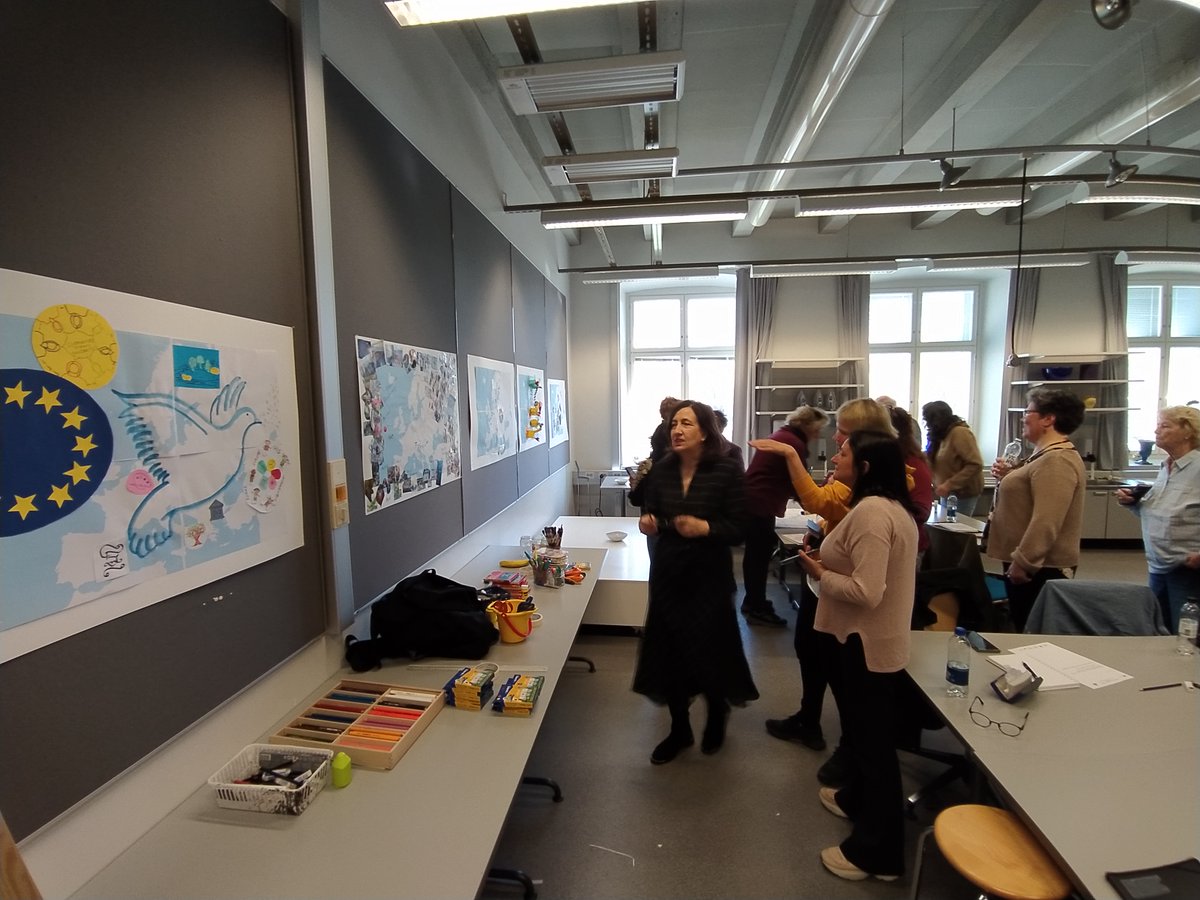 CABS letztes Partnerschaftstreffen
Das letzte Treffen der Erasmus+ strategischen Partnerschaft „CABS“ (Culture and Art: Bridges to Solidarity) fand letzte Woche vom 18. bis 21. Mai in Kuopio/Finnland statt. CABS wurde von der vhs Olching initiiert und koordiniert.
#cabs #Erasmus
