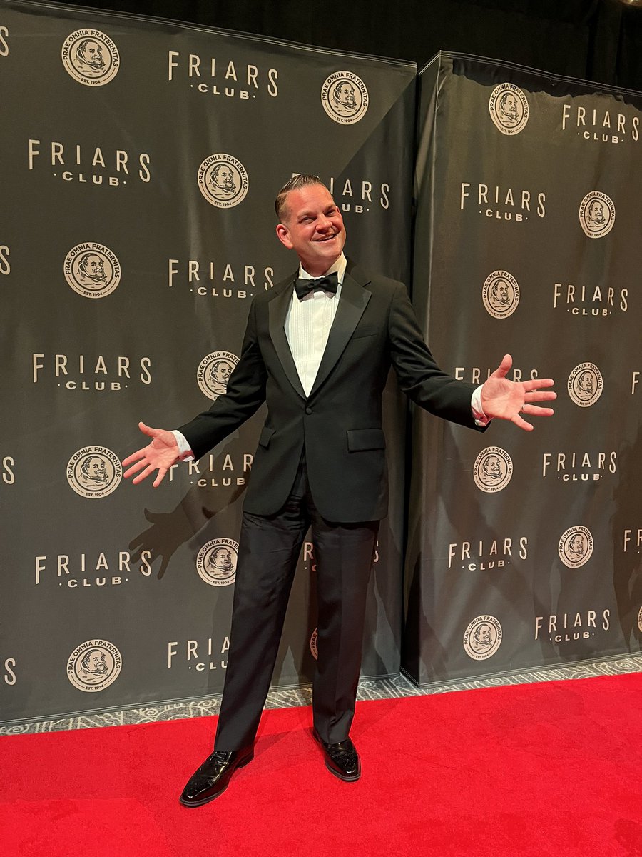 alpharhythmking's tweet photo. #AlphaRhythmKings on the #redcarpet. At a beautiful @friarsclub event honoring @TracyMorgan 

#friarsclub https://t.co/4nDwN4KqpG