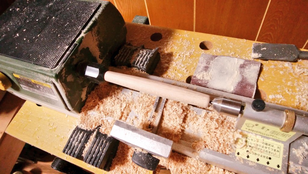 Holzsteiner's tweet photo. ずっと裸で使ってきた小刀に柄鞘を拵えました

桜材にて試作 https://t.co/lNCjGcwRPw