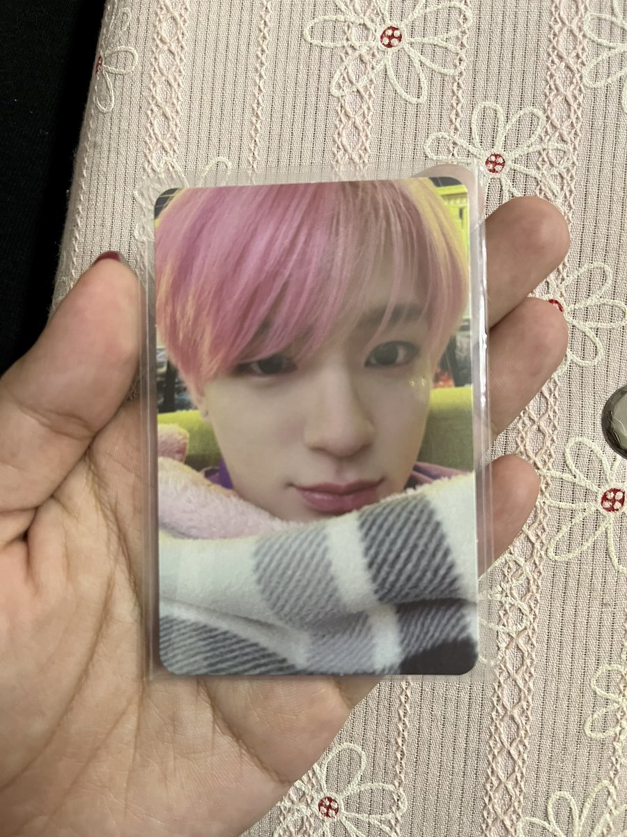 onyour_eyka's tweet photo. wtt only | 🇲🇾 | nct 

have : jeno glitch 
want : haechan sg21 photopack 

hmu if u have 😿🙏🏻🙏🏻🙏🏻 
#pasarNCT https://t.co/HAAHONZYgE